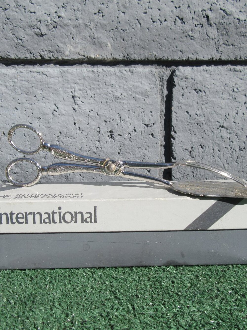 Vintage International Silver Company Silverplated Pastry Tongs E.P. Zinc Italy